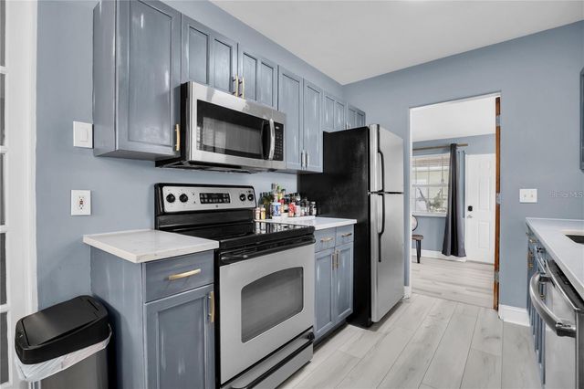 185 22ND AVENUE N, St Petersburg, FL 33704