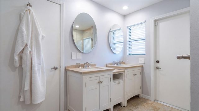 8033 VIA HERMOSA STREET, Sanford, FL 32771