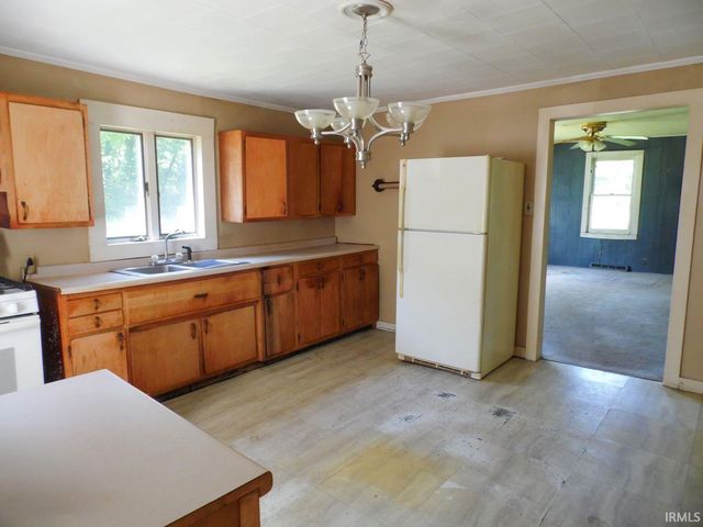 20484 12Th Road, Plymouth, IN 46563