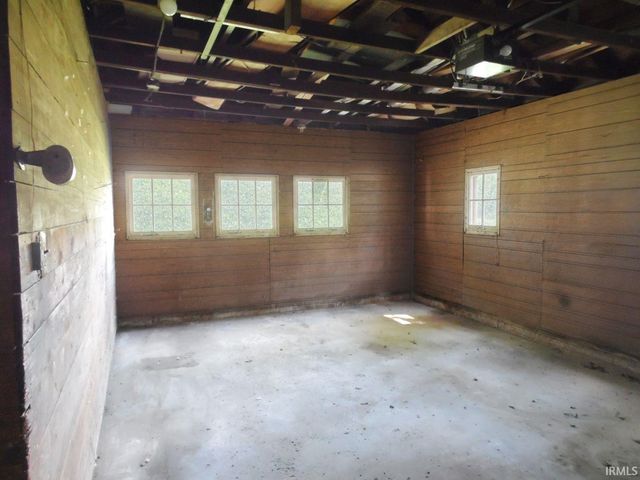 20484 12Th Road, Plymouth, IN 46563