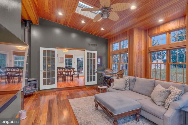 28 BRINKER DR, Doylestown, PA 18901