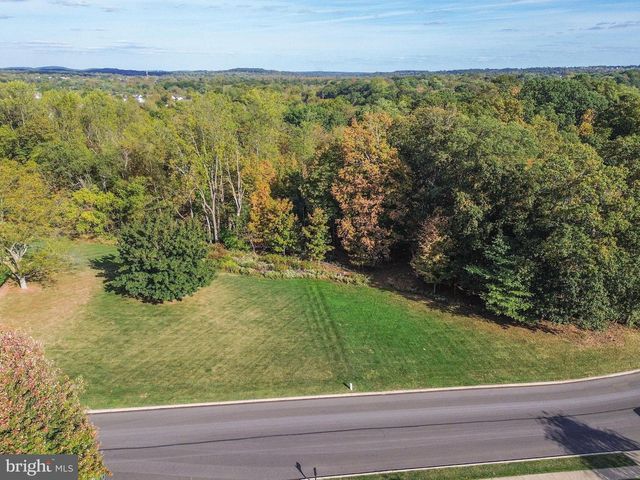 28 BRINKER DR, Doylestown, PA 18901