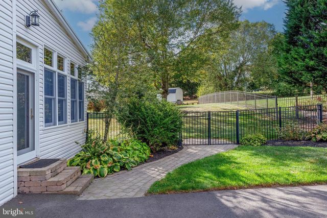 28 BRINKER DR, Doylestown, PA 18901