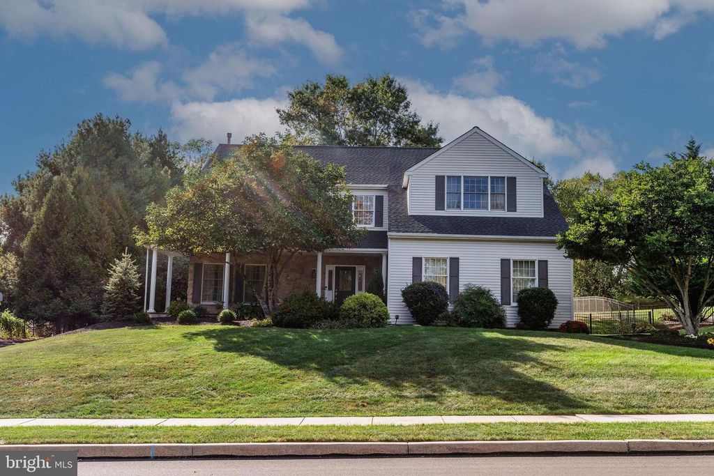 28 BRINKER DR, Doylestown, PA 18901