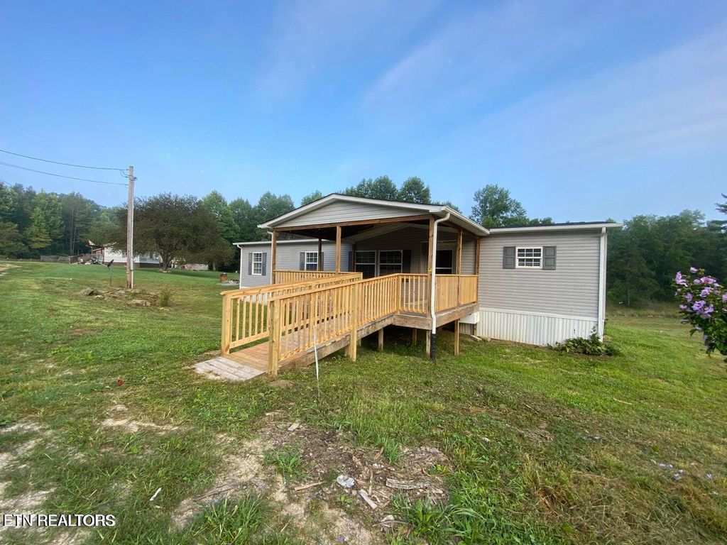 306 Honeycutt Rd, Oneida, TN 37841