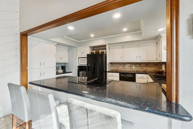 2705 Rambling Road, Edmond, OK 73025