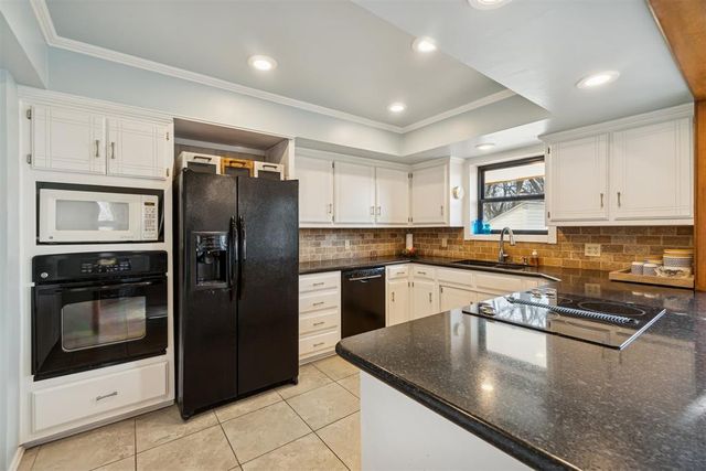 2705 Rambling Road, Edmond, OK 73025