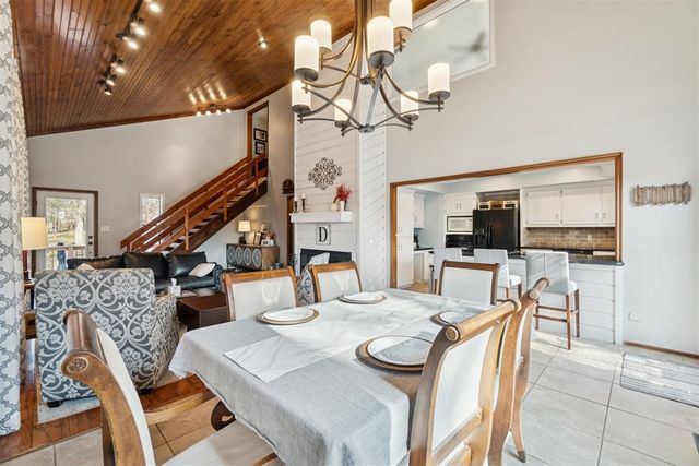 2705 Rambling Road, Edmond, OK 73025