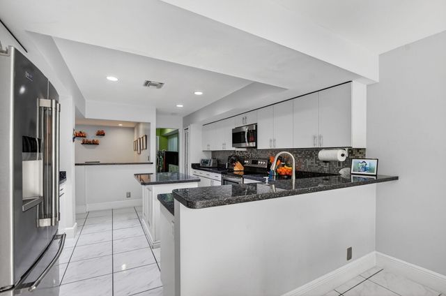 10548 Mendocino Lane, Boca Raton, FL 33428