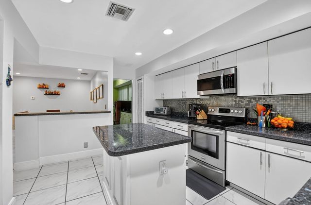 10548 Mendocino Lane, Boca Raton, FL 33428