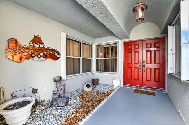 10548 Mendocino Lane, Boca Raton, FL 33428