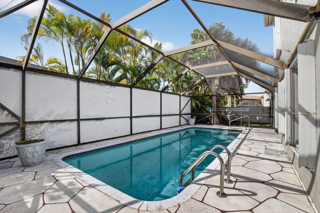 10548 Mendocino Lane, Boca Raton, FL 33428