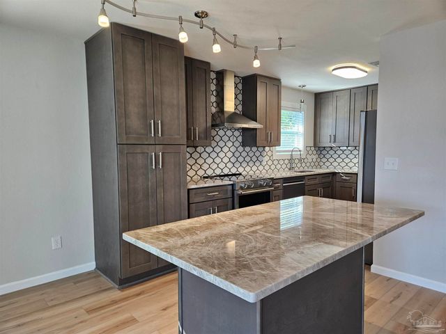 14150 Canal Dr, Pensacola, FL 32507