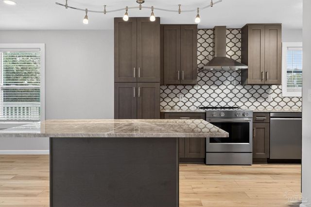 14150 Canal Dr, Pensacola, FL 32507