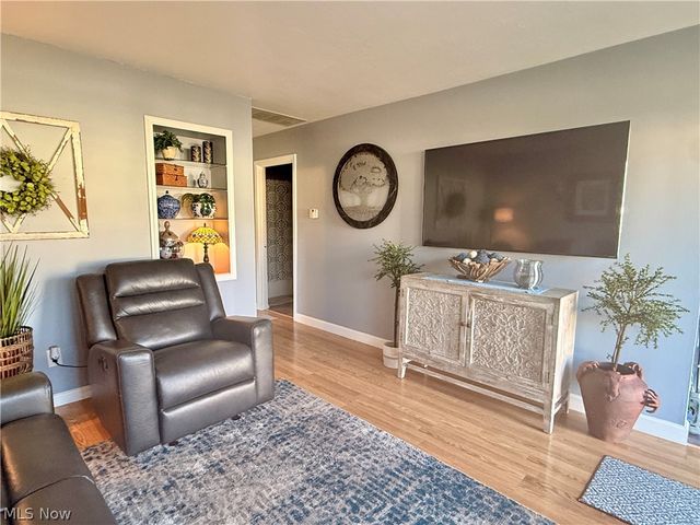 817 Boston Avenue, Elyria, OH 44035