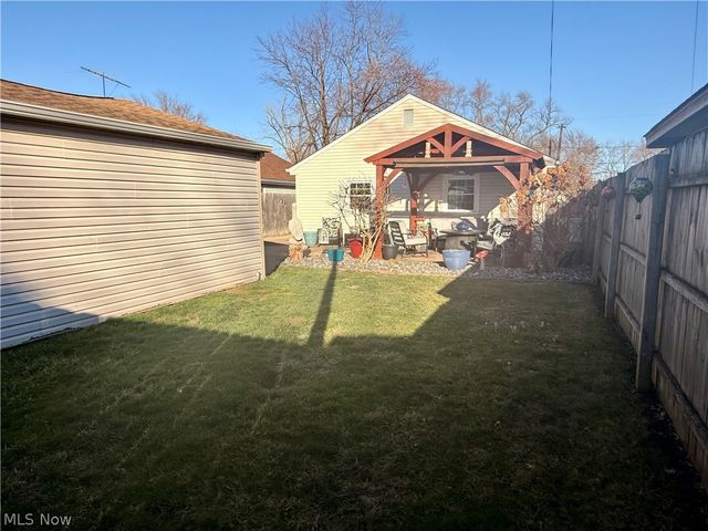 817 Boston Avenue, Elyria, OH 44035