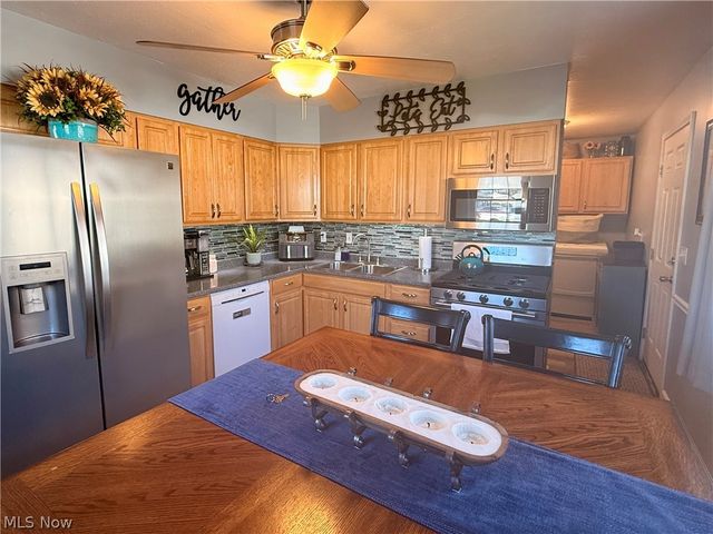 817 Boston Avenue, Elyria, OH 44035