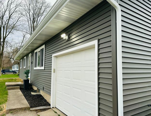 315 Pam Drive, Berrien Springs Vllg, MI 49103