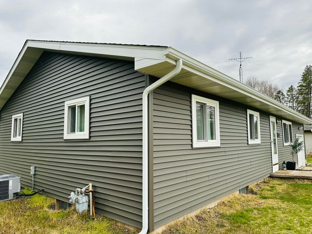 315 Pam Drive, Berrien Springs Vllg, MI 49103