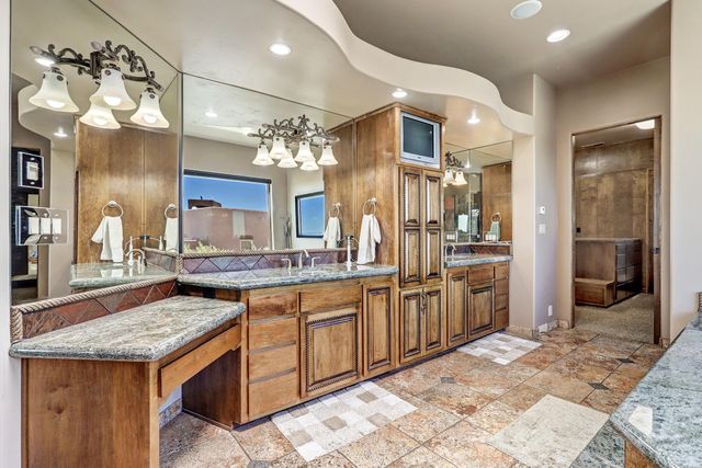 5415 High Desert Place NE, Albuquerque, NM 87111