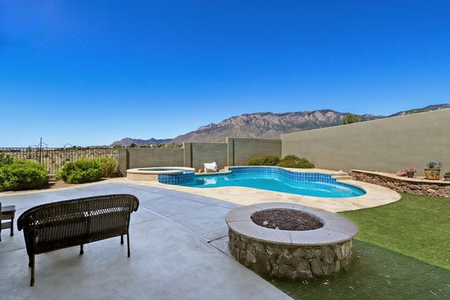5415 High Desert Place NE, Albuquerque, NM 87111