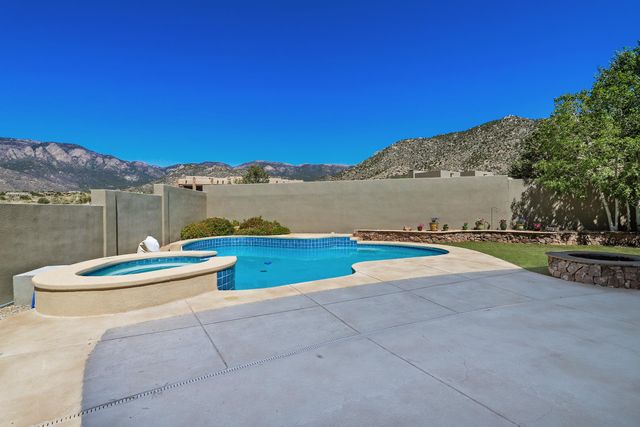 5415 High Desert Place NE, Albuquerque, NM 87111