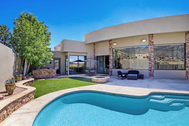 5415 High Desert Place NE, Albuquerque, NM 87111