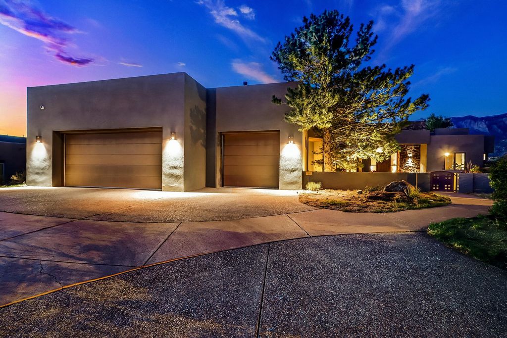 5415 High Desert Place NE, Albuquerque, NM 87111