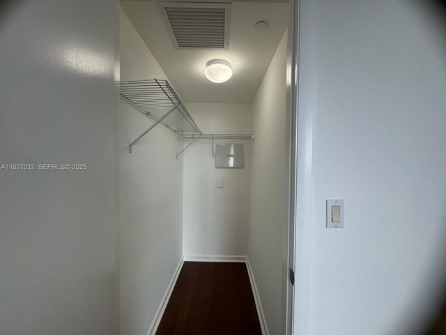 50 BISCAYNE Blvd 3807, Miami, FL 33132