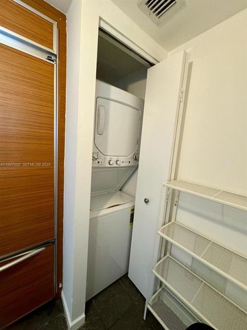 50 BISCAYNE Blvd 3807, Miami, FL 33132