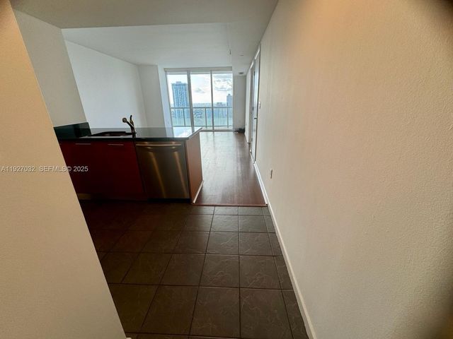 50 BISCAYNE Blvd 3807, Miami, FL 33132