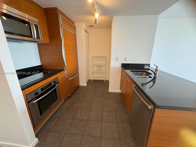 50 BISCAYNE Blvd 3807, Miami, FL 33132