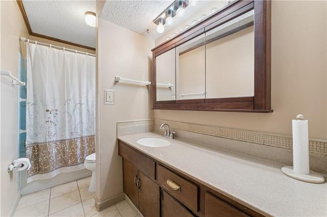 14906 W 89th Street, Lenexa, KS 66215