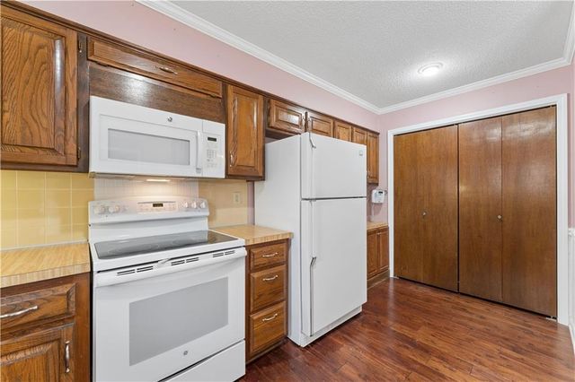 14906 W 89th Street, Lenexa, KS 66215