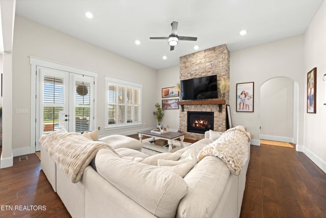 6419 N Highway 70, Crossville, TN 38571