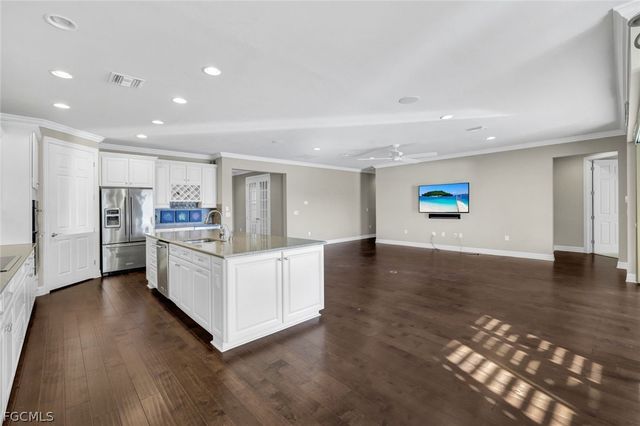 11807 Dixon DR, Fort Myers, FL 33913