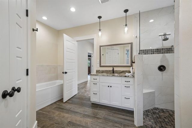 190 Magnolia Meadow, Canyon Lake, TX 78133