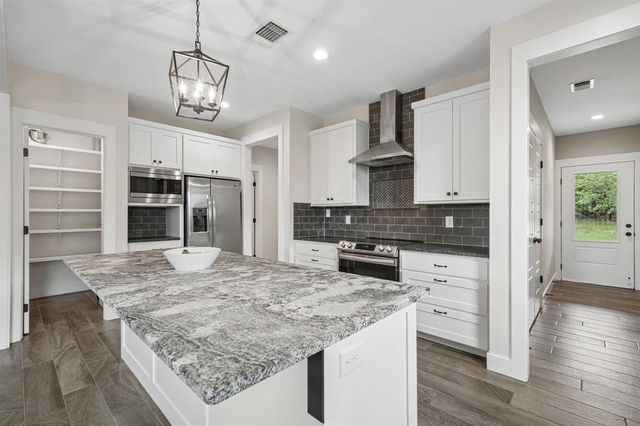 190 Magnolia Meadow, Canyon Lake, TX 78133