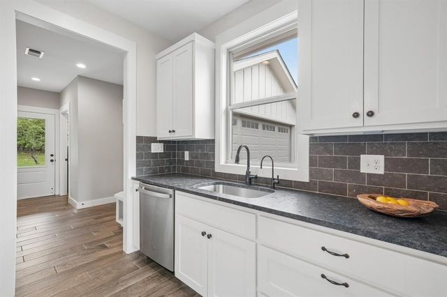 190 Magnolia Meadow, Canyon Lake, TX 78133