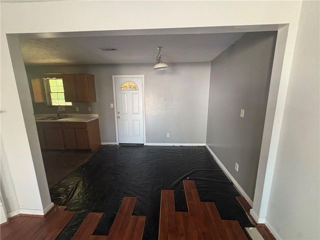 3040 Garnet Way, Atlanta, GA 30349