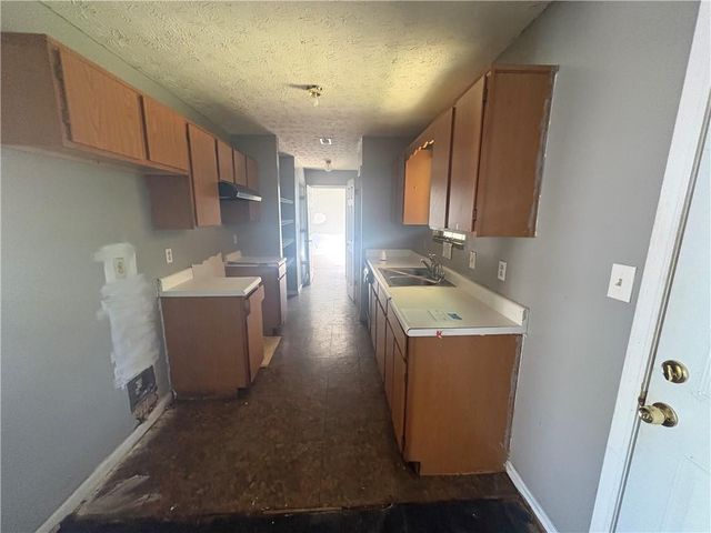 3040 Garnet Way, Atlanta, GA 30349