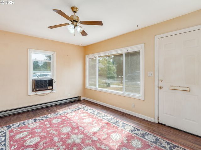 1820 E 33RD St, Vancouver, WA 98663