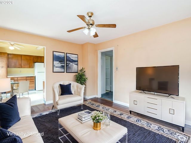 1820 E 33RD St, Vancouver, WA 98663