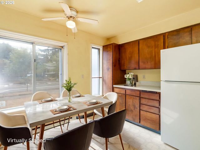 1820 E 33RD St, Vancouver, WA 98663