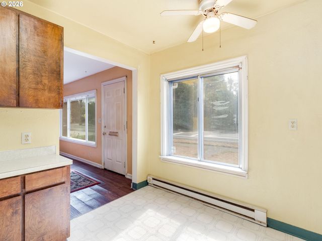 1820 E 33RD St, Vancouver, WA 98663