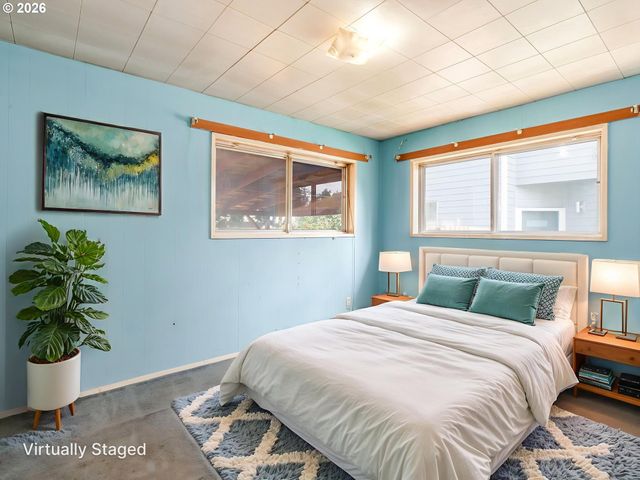 1820 E 33RD St, Vancouver, WA 98663