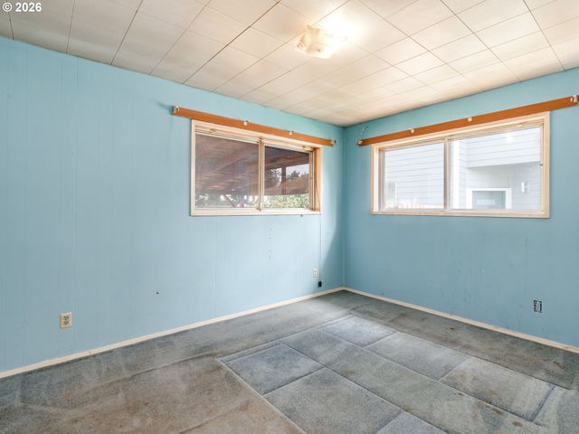 1820 E 33RD St, Vancouver, WA 98663