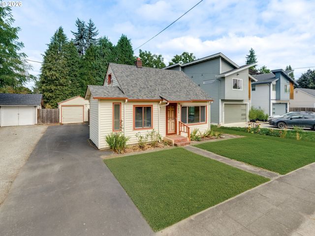 1820 E 33RD St, Vancouver, WA 98663