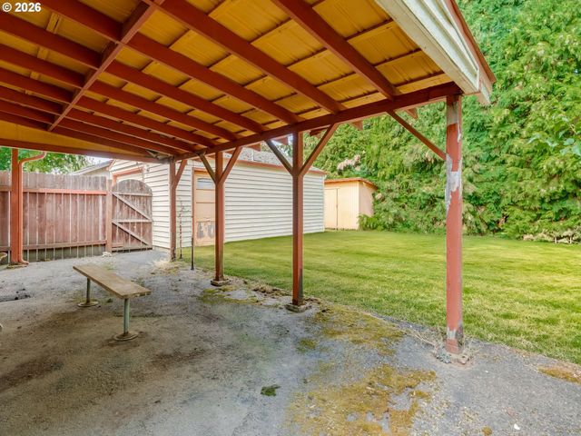 1820 E 33RD St, Vancouver, WA 98663