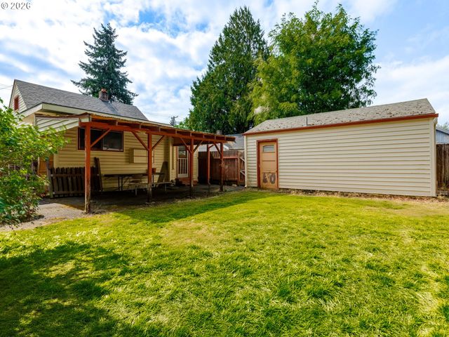 1820 E 33RD St, Vancouver, WA 98663